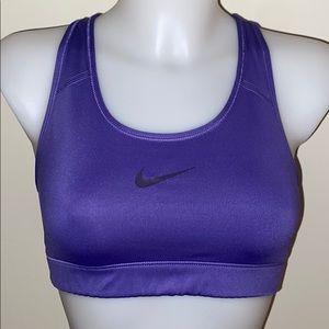 Nike Swoosh Sports Bra